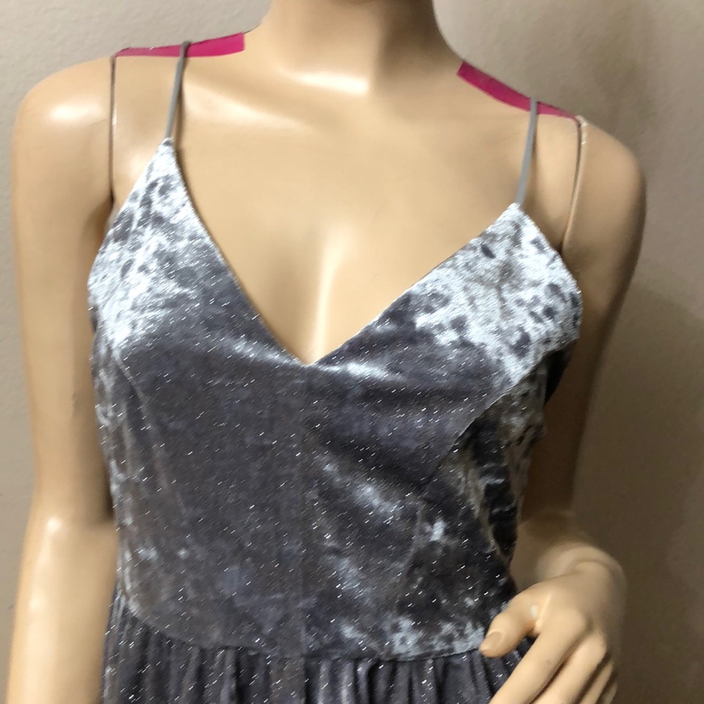 BEAUTIFUL ROSE & GRAY VELVET ROMPER WITH GLITTERS - Picture 7 of 7